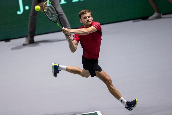 Davis Cup Finals: Dominantní Rusi, tesné výhry pre Belgicko a Kanadu